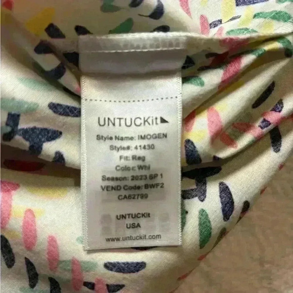 Untuckit Dress Button Down with Pockets Size 0. Style Name: Imogen Style # 41430 - Picture 6 of 7